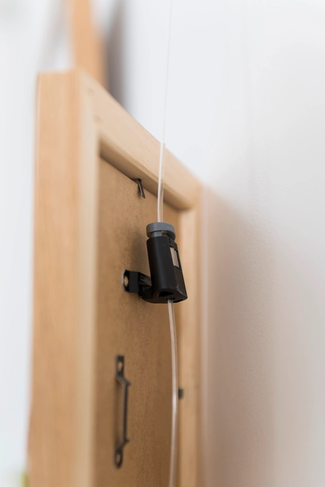 Artiteq cord and hook on reverse of artwork