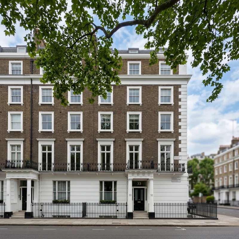 Picture Hanging South Kensington